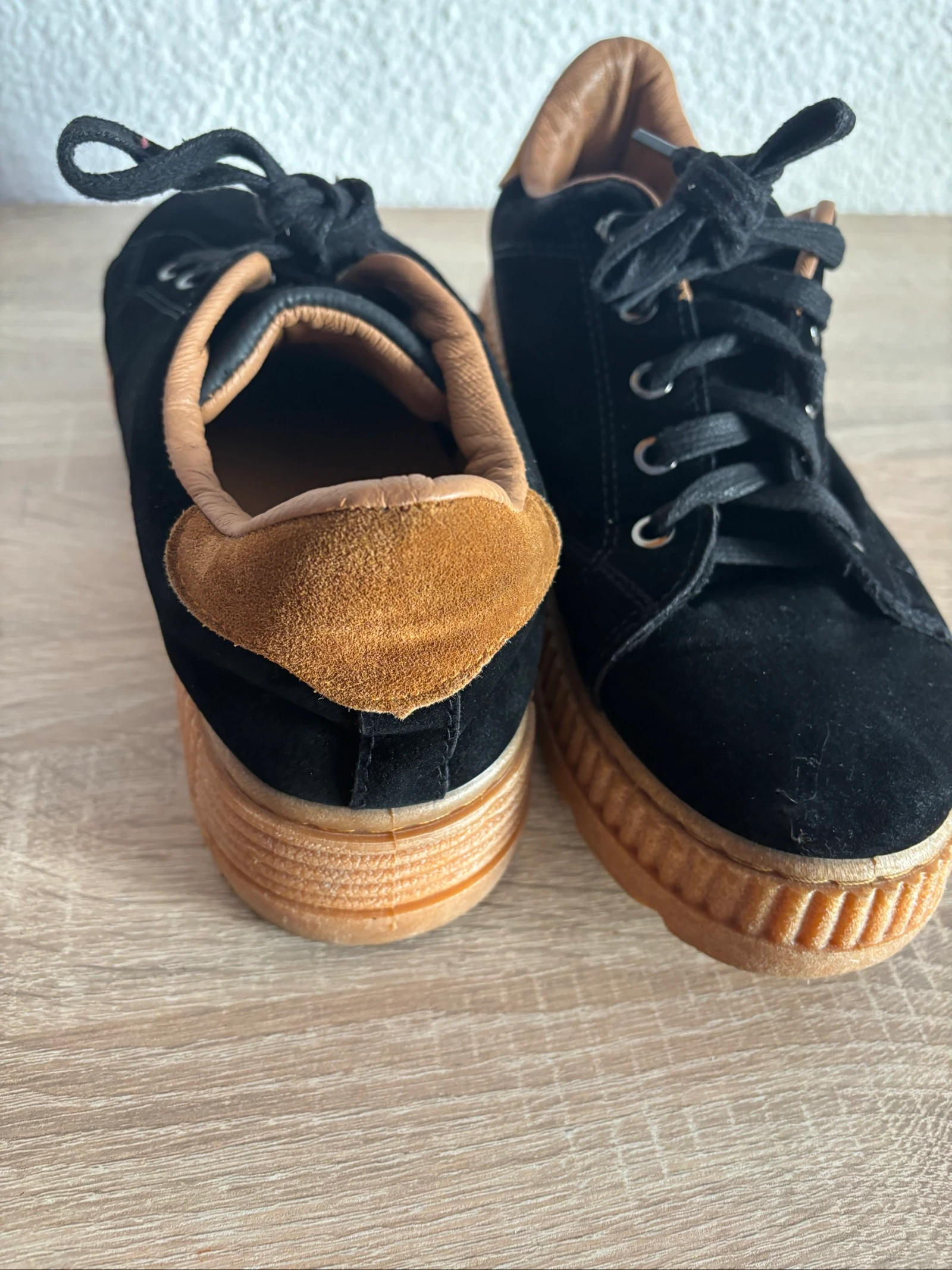 Black sneakers – photo 5